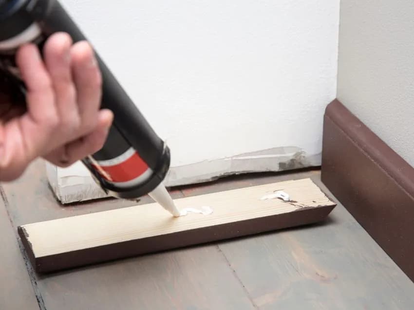 Jak przykleić listwy przypodłogowe? Kompletny przewodnik krok po kroku