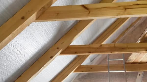 Folia na poddasze: Jak wybrać? Poradnik eksperta