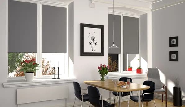 Firanki czy rolety do kuchni? Praktyczny poradnik wyboru