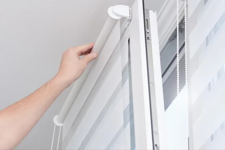 Samodzielny montaż rolety dzień i noc: przewodnik krok po kroku